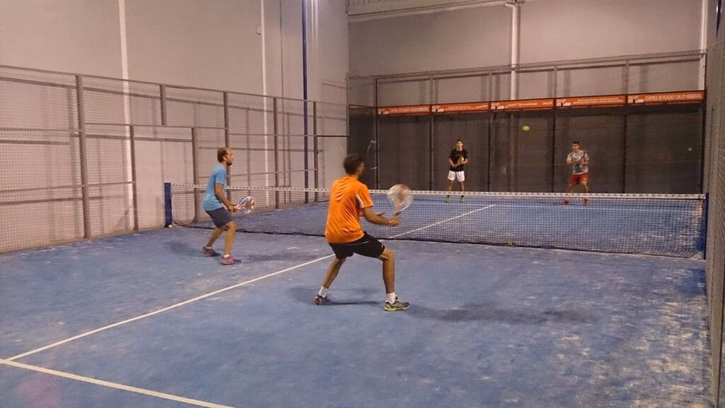 La Pecera Pádel Club Indoor — instalación deportiva