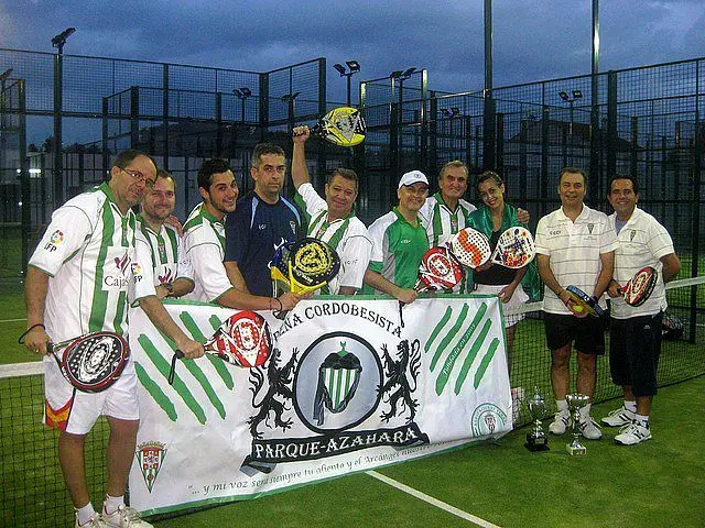 Ciudad del Pádel - IDM Parque Azahara — instalación deportiva