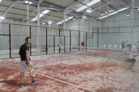 Moraleja Padel Indoor — instalación deportiva