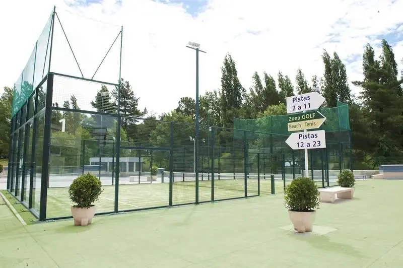Club de Padel La Moraleja — instalación deportiva