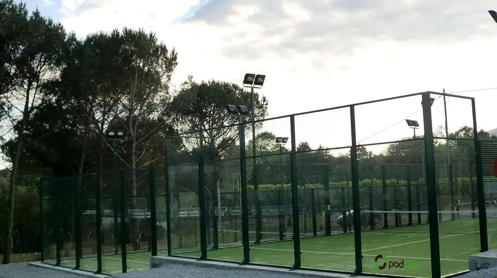 Vila Village Padel Tennis — instalación deportiva