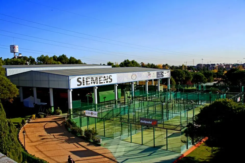 Sport Center Manolo Santana — instalación deportiva