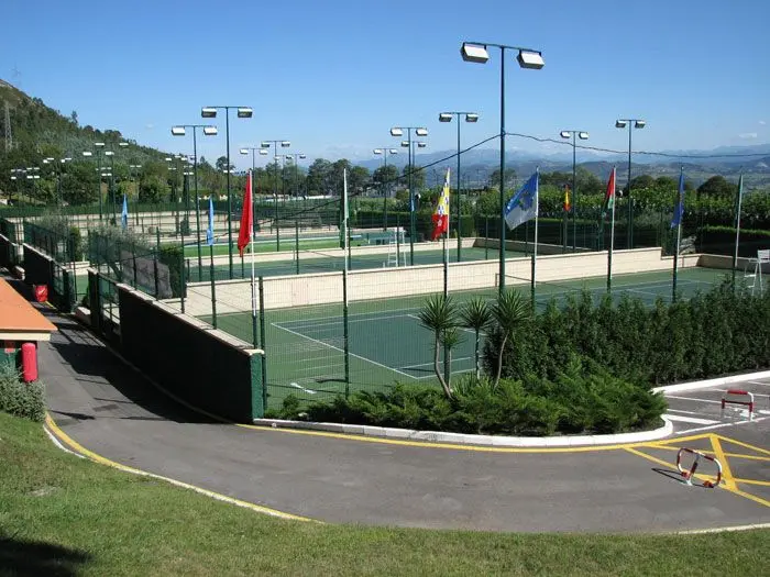Centro Asturiano de Oviedo - Tenis Padel Cao — instalación deportiva