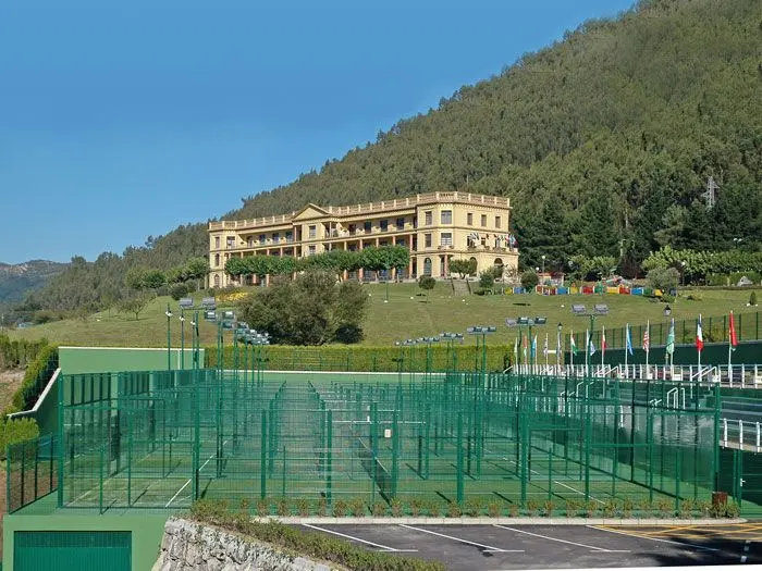 Centro Asturiano de Oviedo - Tenis Padel Cao — instalación deportiva