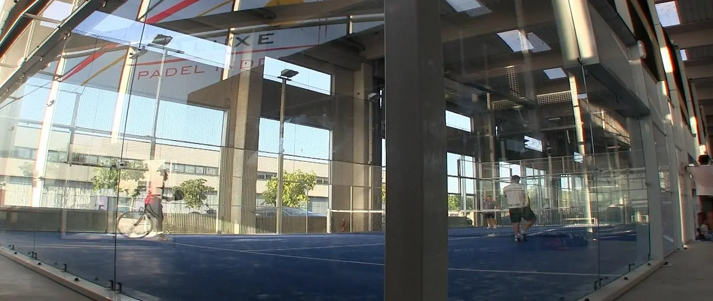 Padel Indoor Dluxe Girona — instalación deportiva