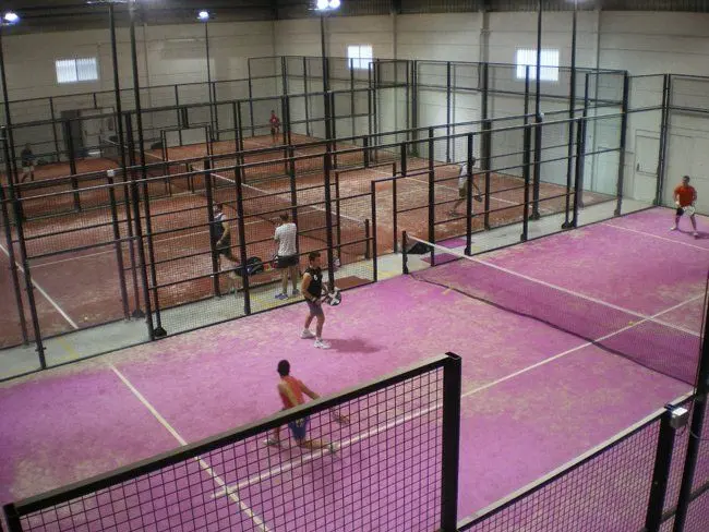 Padel En Cubierto Alginet — instalación deportiva