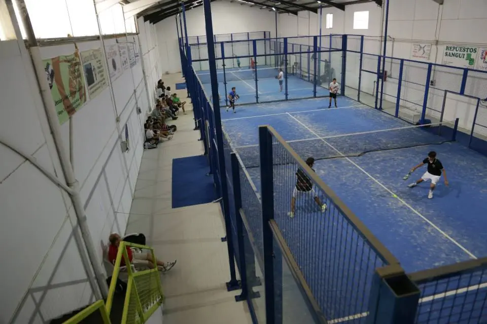 Padel Indoor Coria — instalación deportiva