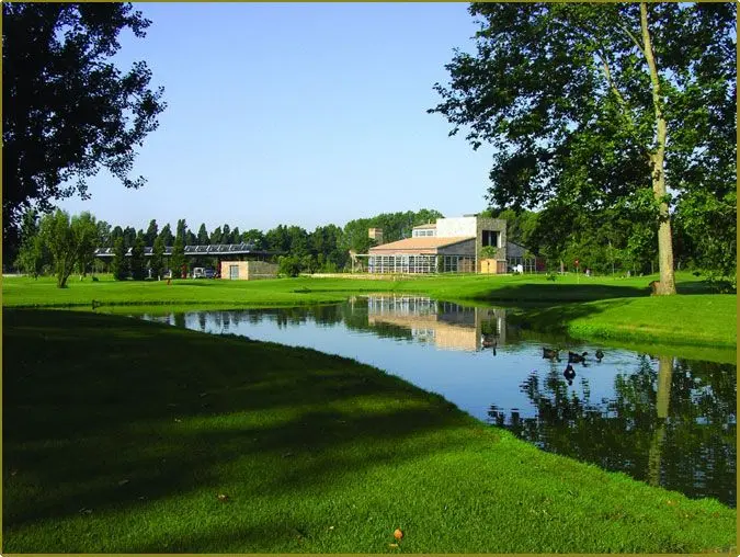 Par 3 Pitch & Putt Gualta — instalación deportiva