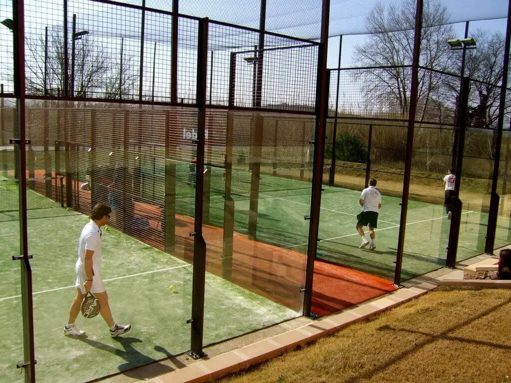 Pádel Gualta — instalación deportiva