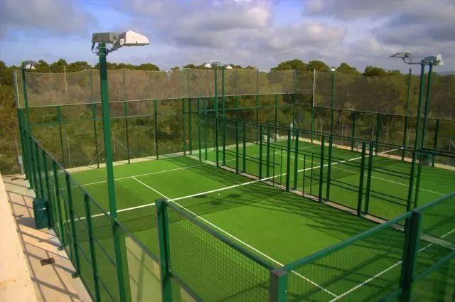 Club de Pádel s'Aigua Blava — instalación deportiva