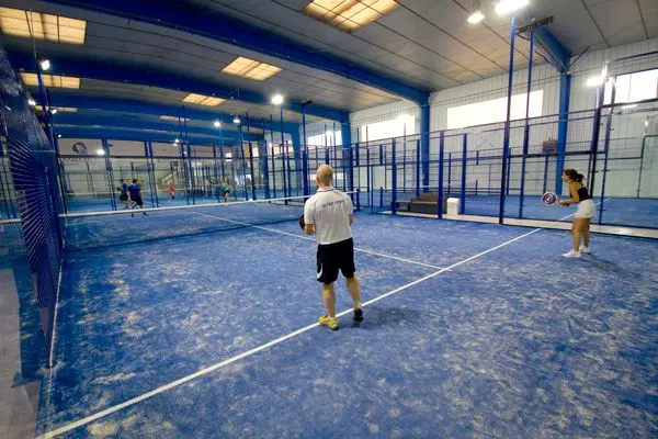 Padel Indoor Mataro — instalación deportiva