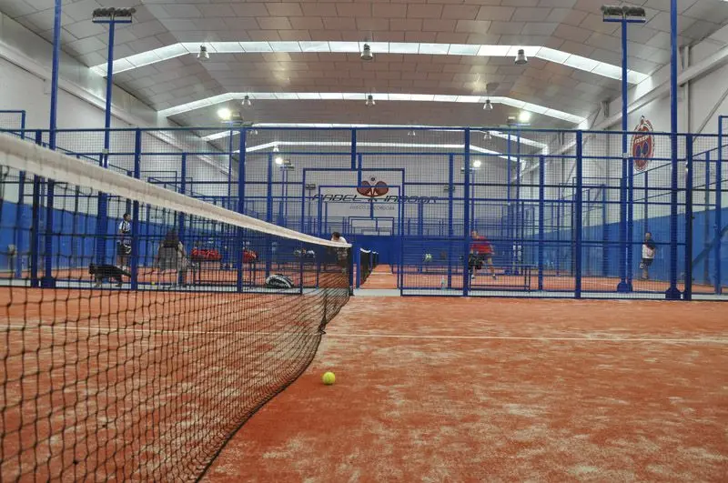 Padel Indoor Priego — instalación deportiva