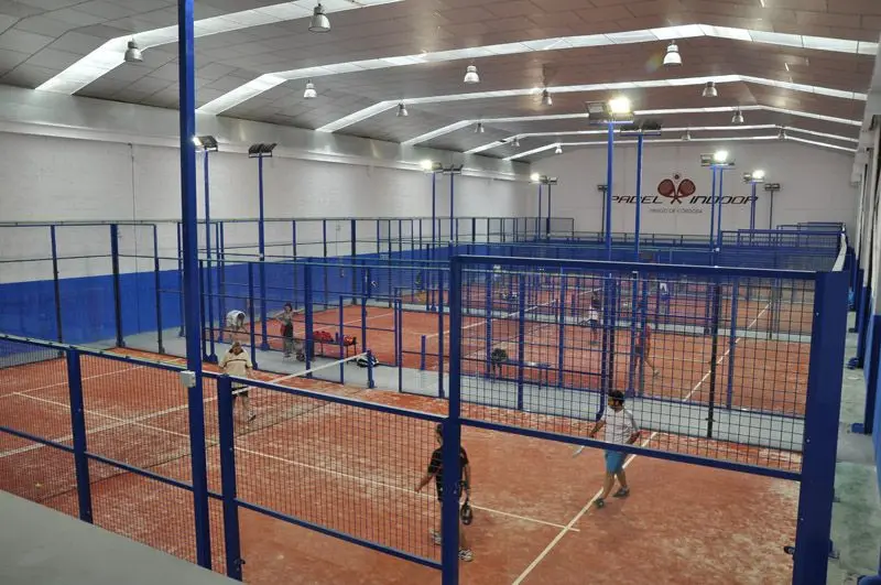 Padel Indoor Priego — instalación deportiva