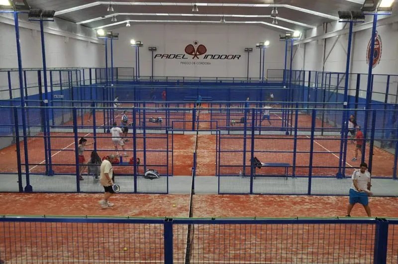 Padel Indoor Priego — instalación deportiva