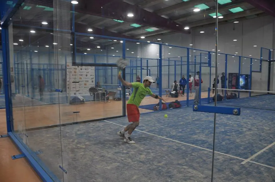 Sanset Padel Indoor — instalación deportiva