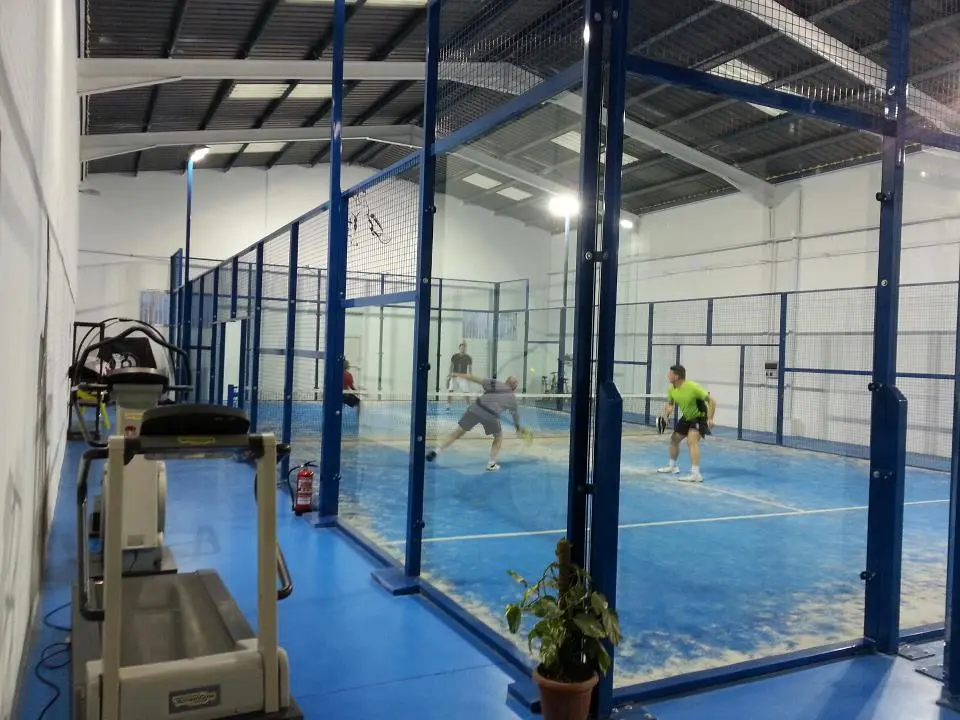 Padel Indoor Chiva — instalación deportiva