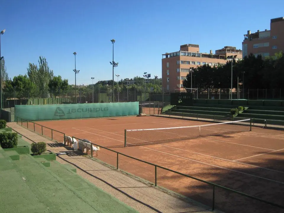 Club de Tenis Alameda — instalación deportiva
