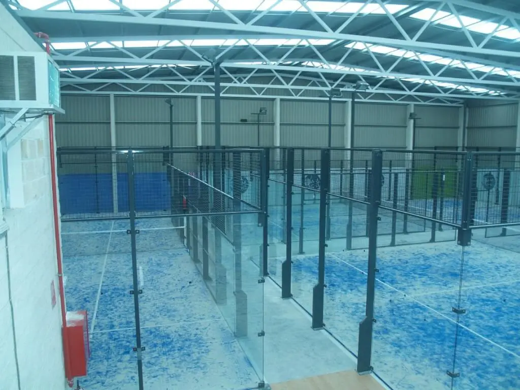 Indoor Amposta Pádel - I Am Padel — instalación deportiva