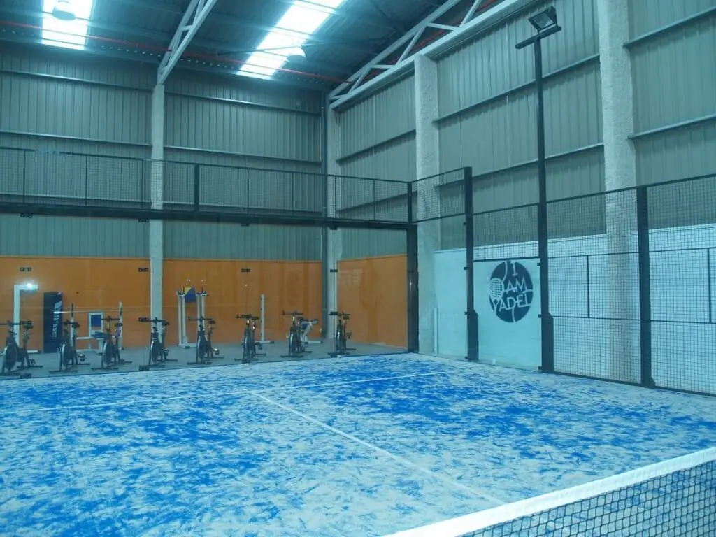 Indoor Amposta Pádel - I Am Padel — instalación deportiva