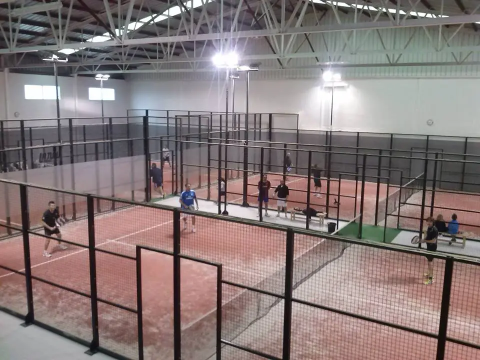 Padel La Nau Agullent — instalación deportiva