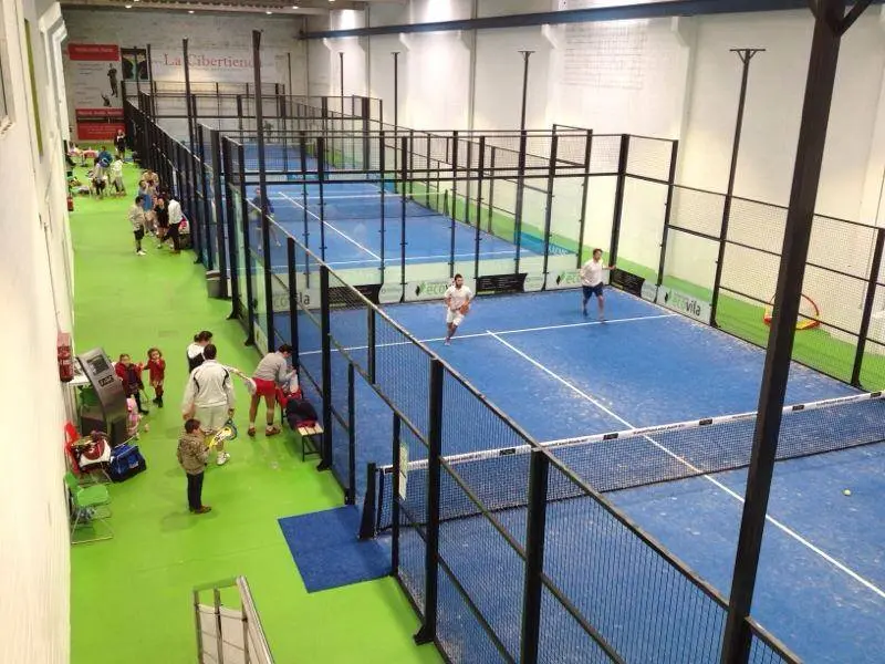 Arousa Padel Sport Center — instalación deportiva