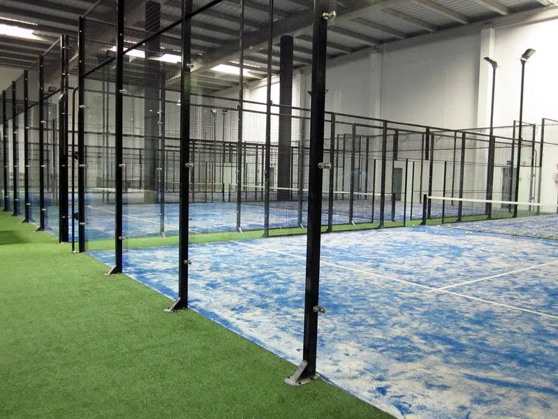 Indoor Padel Vic — instalación deportiva