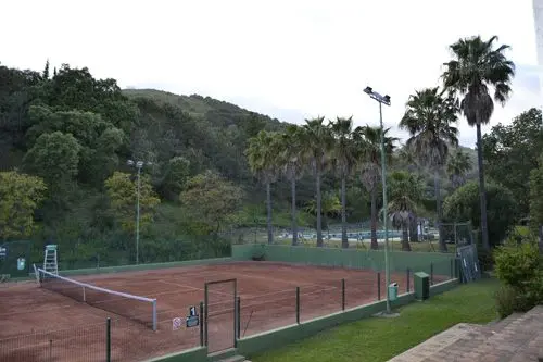 Club de Tenis y Padel Manolo Cabeza — instalación deportiva
