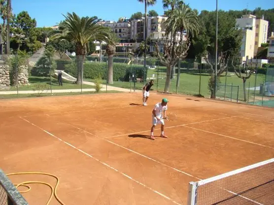 Centre Esportiu Vallpineda — instalación deportiva
