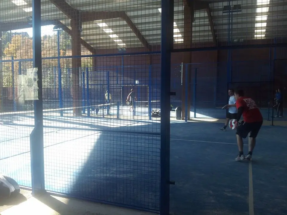 Pàdel Mas D'en Roqueta — instalación deportiva