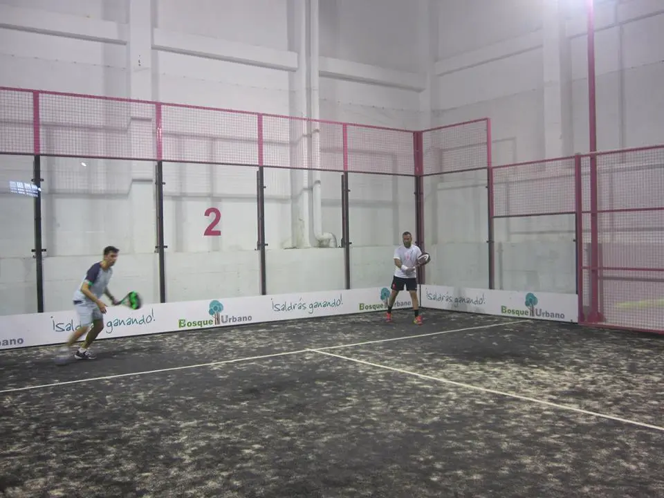 Las Rosas Pádel Indoor — instalación deportiva