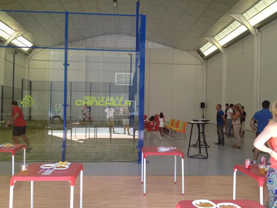 Padel Indoor Chinchilla — instalación deportiva