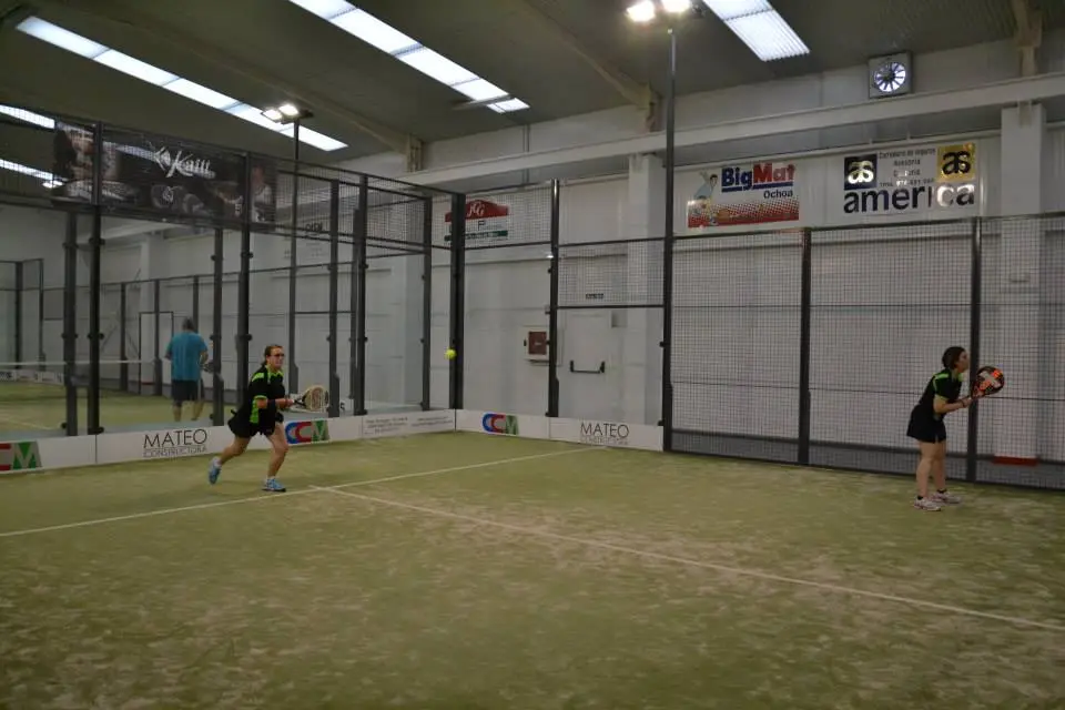 Pádel Indoor Binefar — instalación deportiva