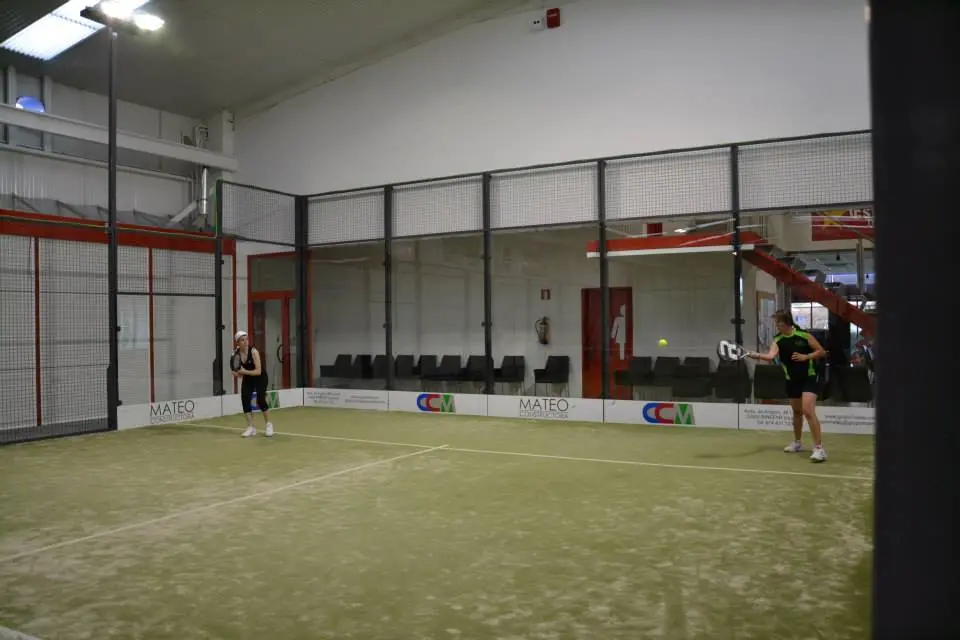 Pádel Indoor Binefar — instalación deportiva