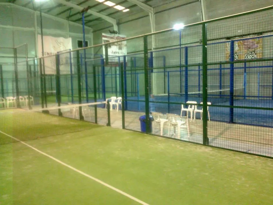 Padel a Cobert — instalación deportiva