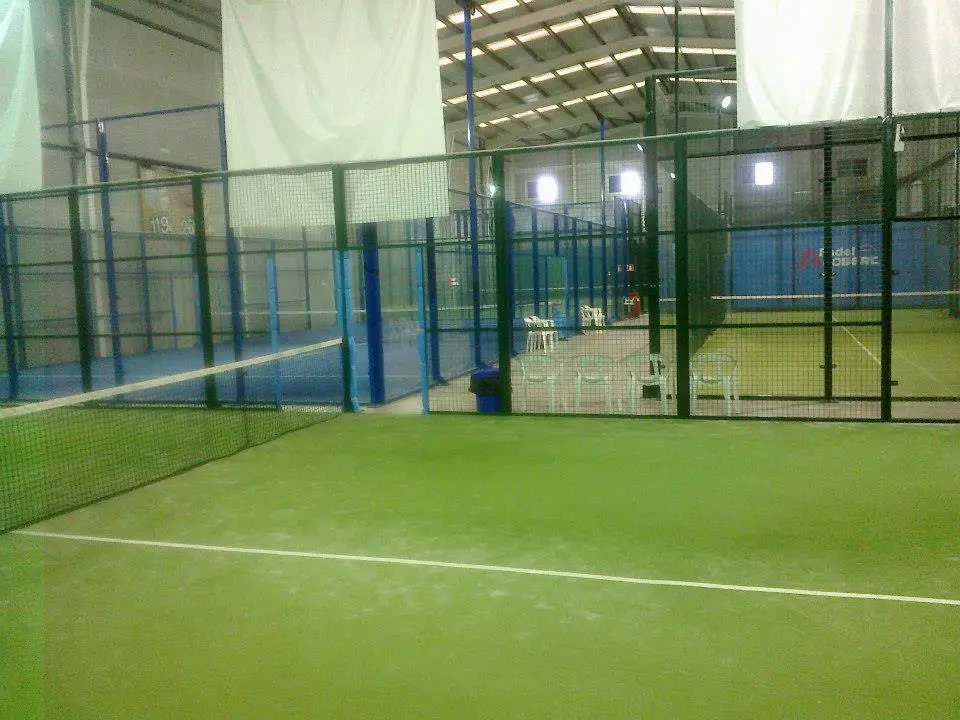 Padel a Cobert — instalación deportiva