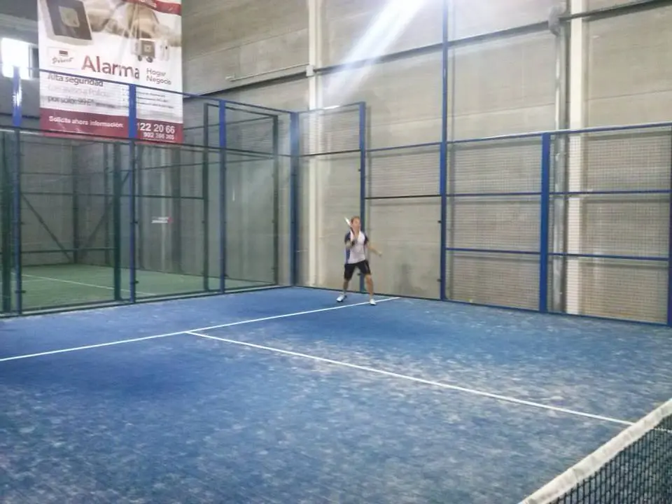 Padel a Cobert — instalación deportiva