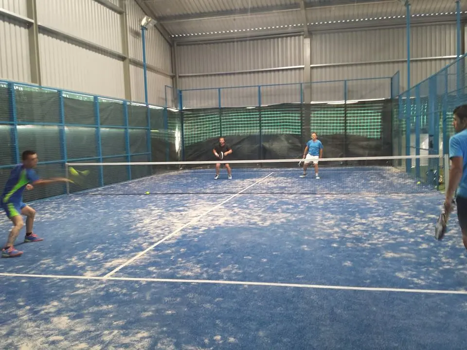 Pádel Indoor La Marina Ondara — instalación deportiva