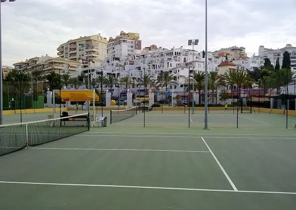 Vals Sport Benalmádena - Club de Raqueta — instalación deportiva