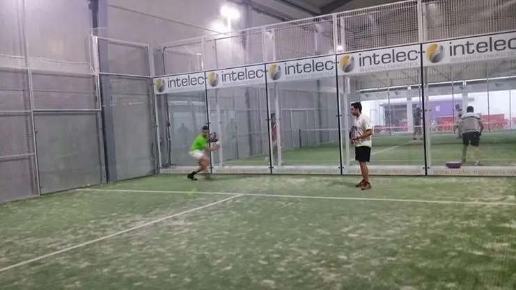 Padel Indoor Jaén — instalación deportiva