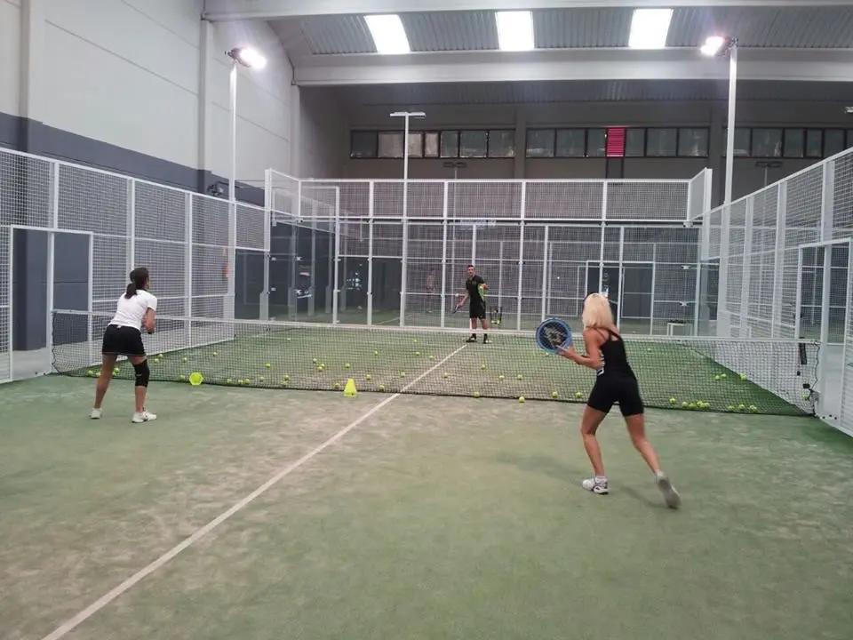 Jaca Padel Indoor — instalación deportiva