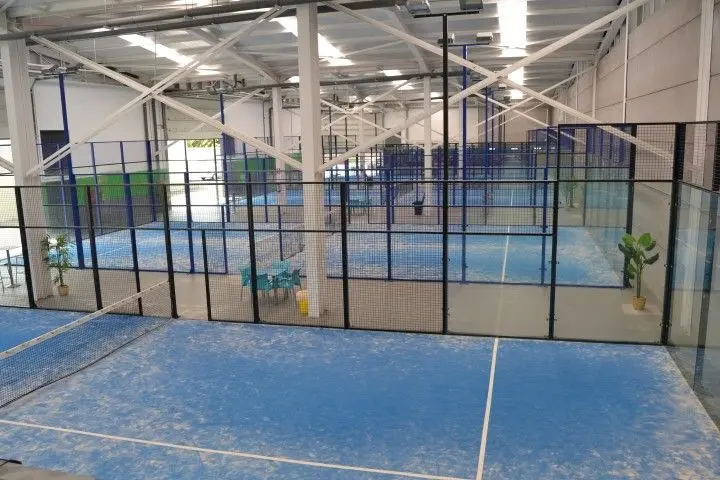 Quintercon Padel Indoor — instalación deportiva