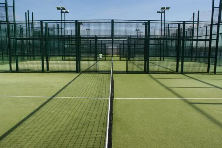 Udyr Sport Padel Tenis Club — instalación deportiva