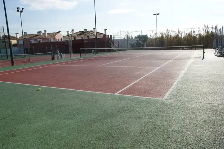 Udyr Sport Padel Tenis Club — instalación deportiva