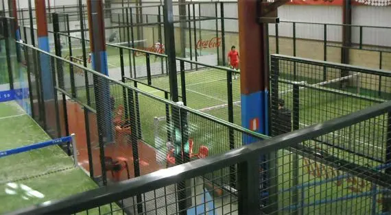 Esmaspádel — instalación deportiva