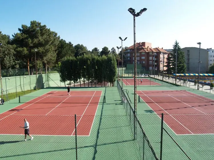 Club de Tenis Ponferrada — instalación deportiva