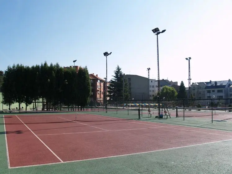 Club de Tenis Ponferrada — instalación deportiva