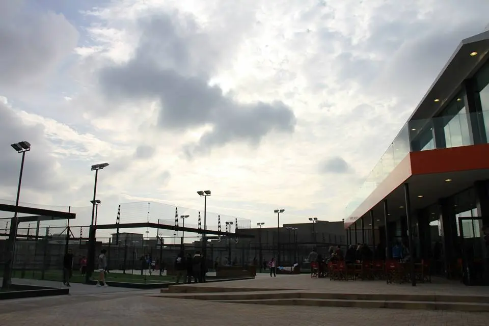 Star's Padel Cornella — instalación deportiva