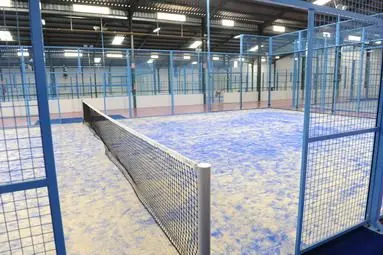 Padel Indoor Omega — instalación deportiva