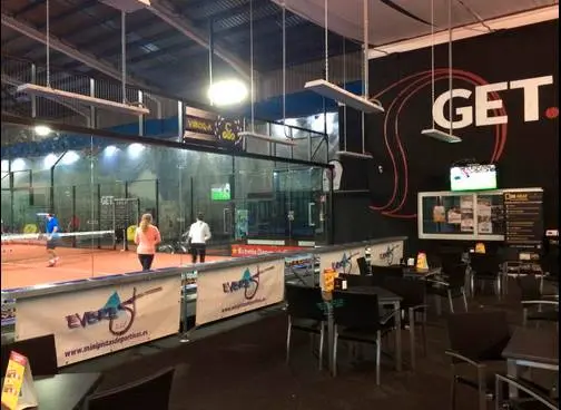 Get Indoor Pádel — instalación deportiva