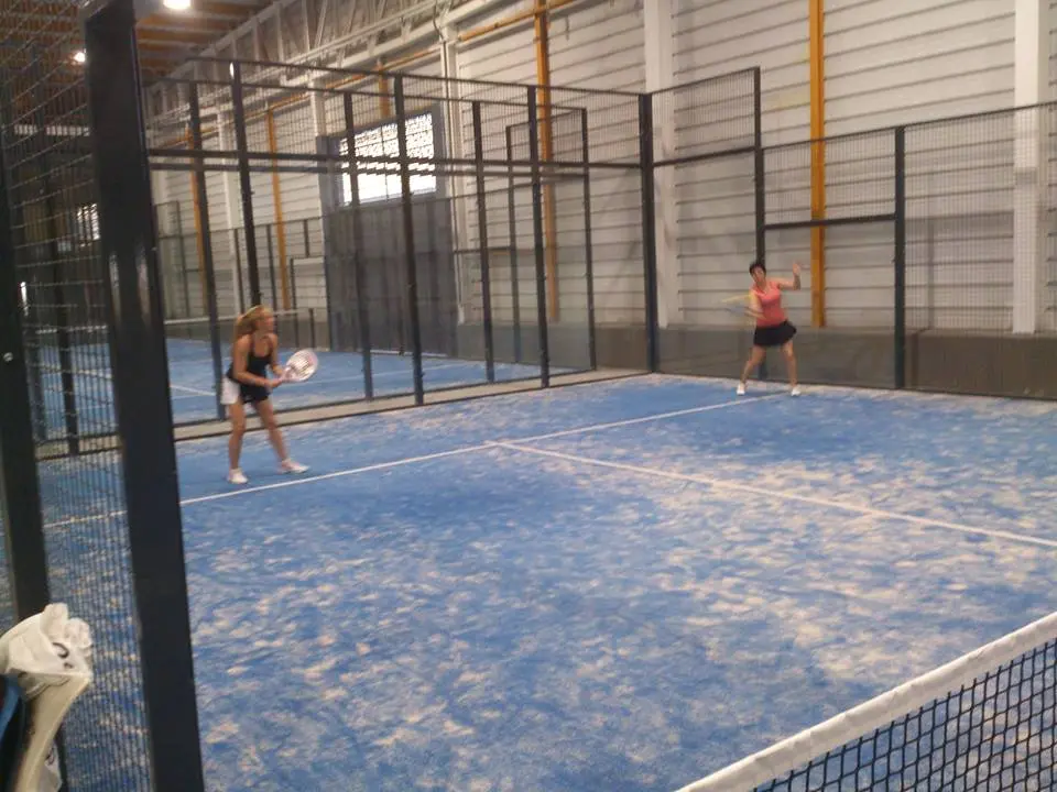 Padel Indoor Drop Shot — instalación deportiva